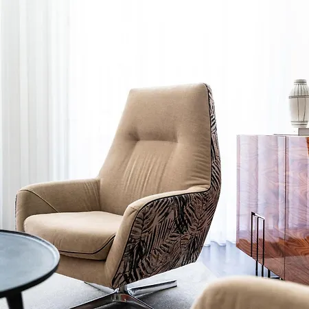 T1 Urban Charm Escape