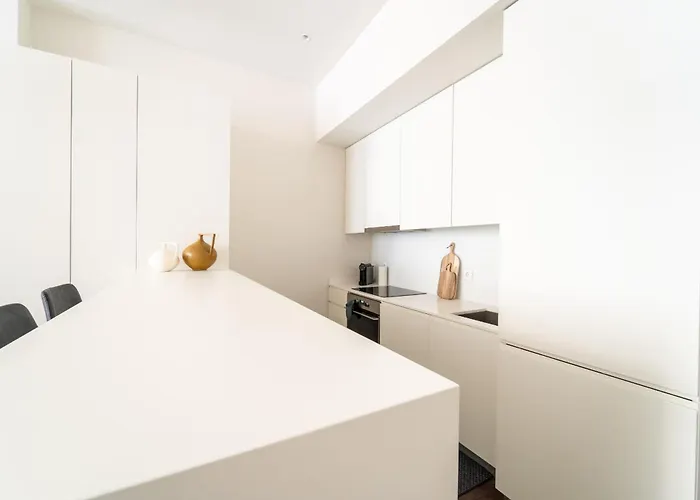 T1 Urban Charm Escape *